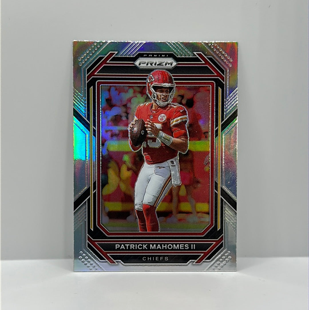 2022 Panini Prizm Football Patrick Mahomes II Silver 139 Kansas City Chiefs